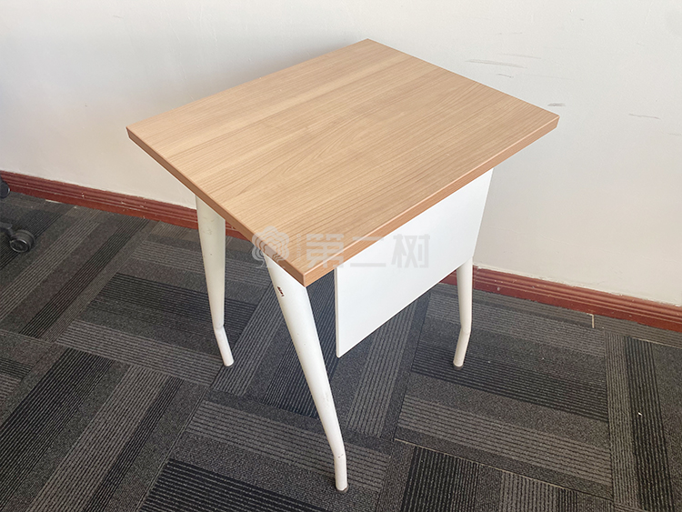 9成新欧林二手培训桌独立桌开会企业培训会议小桌子 0.6*0.5m