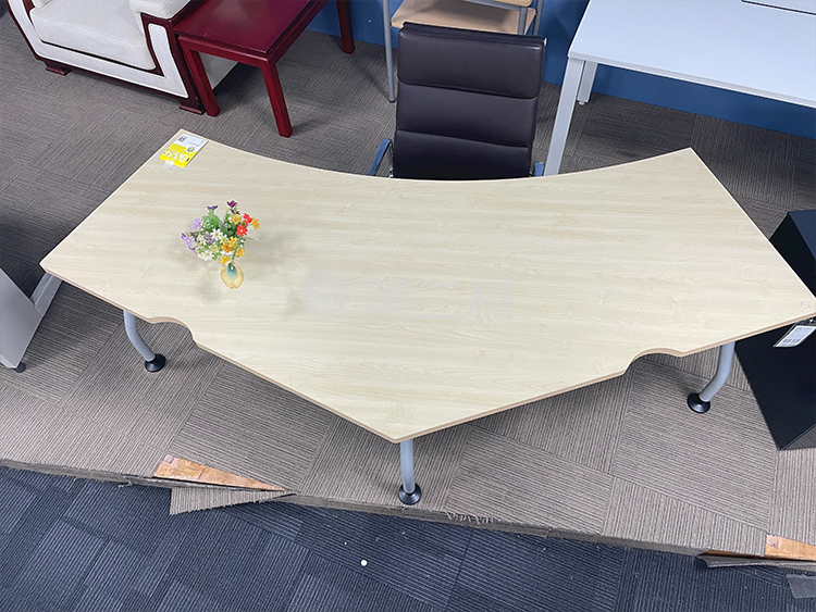 9成新世楷Steelcase 异型二手办公桌可移动会议桌培训桌洽谈桌