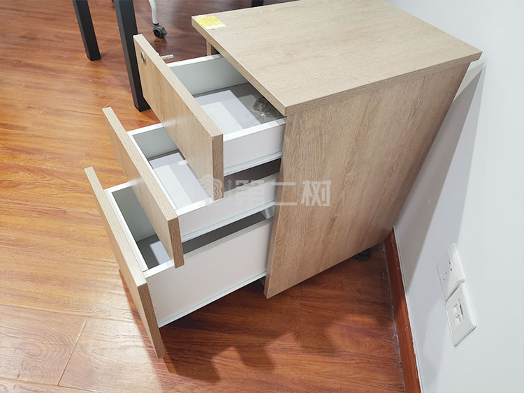 9成新枫木色二手活动柜小推柜桌下三抽柜木质柜子 可移动