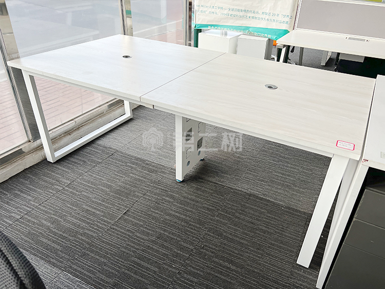 85成新直条二手办公桌电脑桌员工简约二手桌子