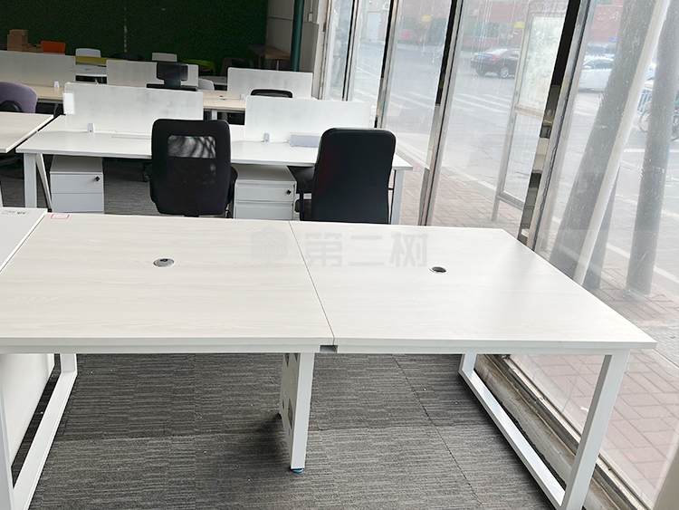 85成新直条二手办公桌电脑桌员工简约二手桌子