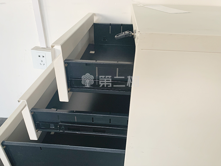 9成新钢制三抽二手小推柜桌下活动柜办公柜文件柜矮柜