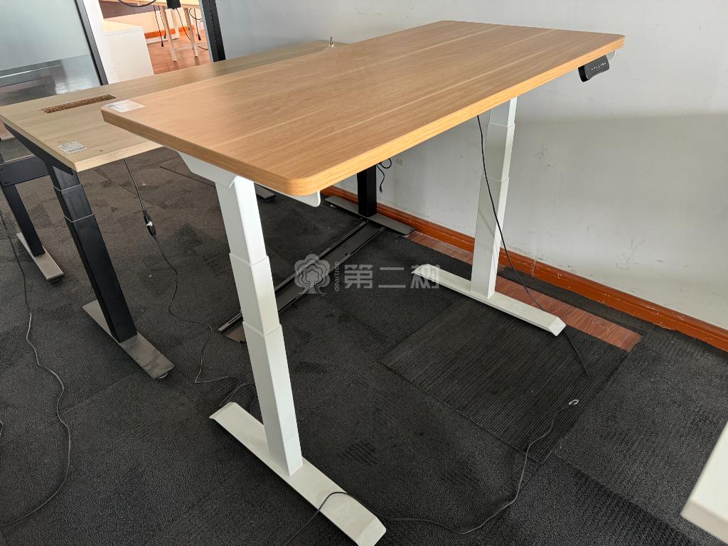 品牌二手升降桌电脑桌站坐交替家用二手书桌办公桌