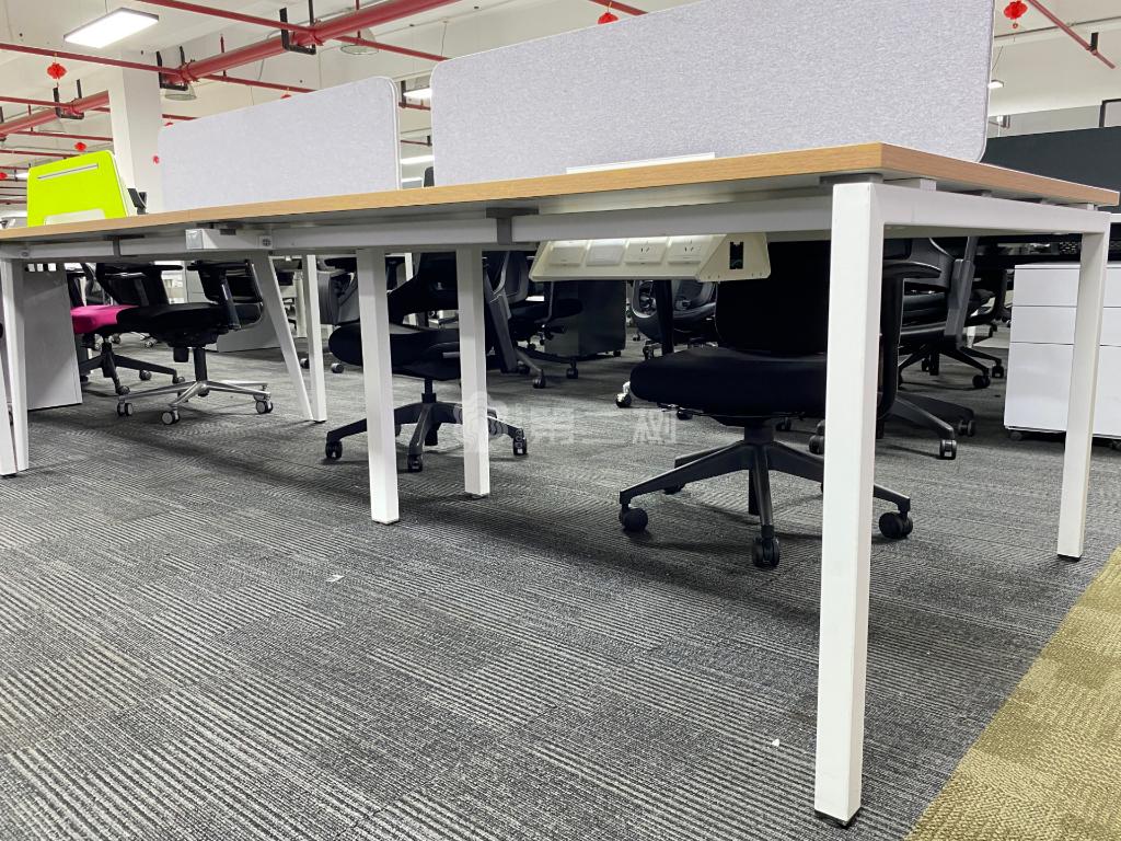 9成新玛拉蒂品牌二手职员办公桌电脑桌屏风工位卡座