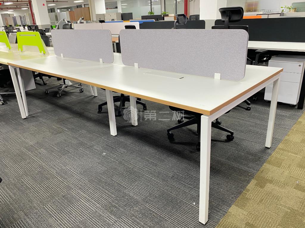 9成新玛拉蒂品牌二手职员办公桌电脑桌屏风工位卡座