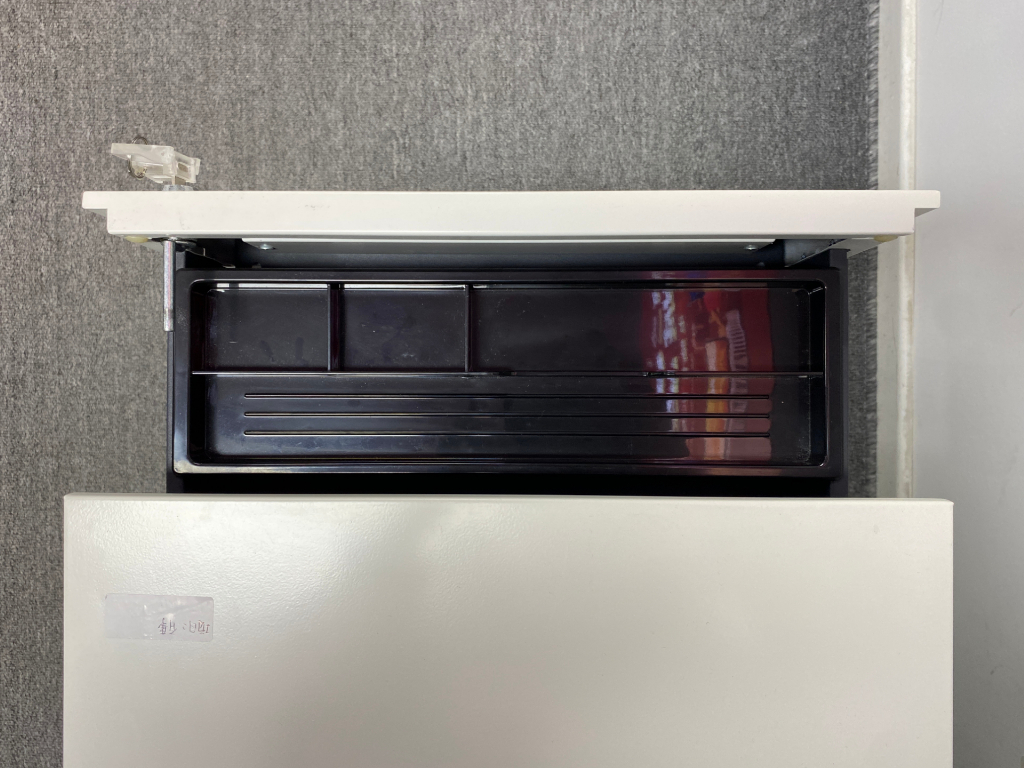 9成新品牌二手钢制小推柜桌下活动柜三抽储物柜文件柜