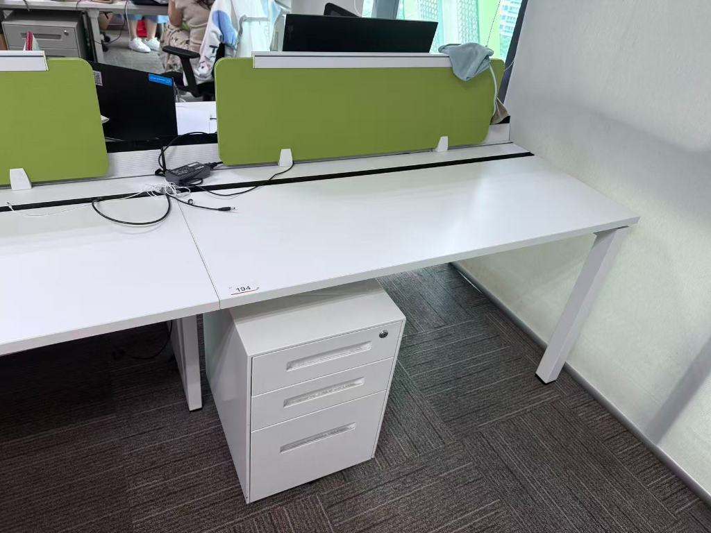 开放式二手办公桌职员桌屏风工位直条电脑桌员工桌