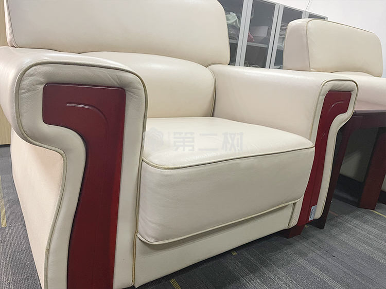 9成新黎明二手真皮单人沙发办公室接待室洽谈商务沙发