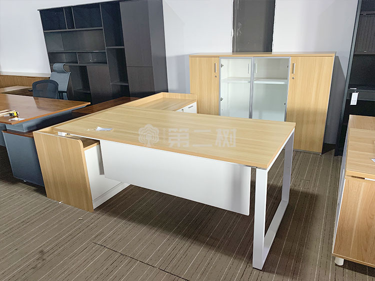 9成新枫木色二手经理桌老板桌 L型办公桌电脑桌 带副柜和背柜