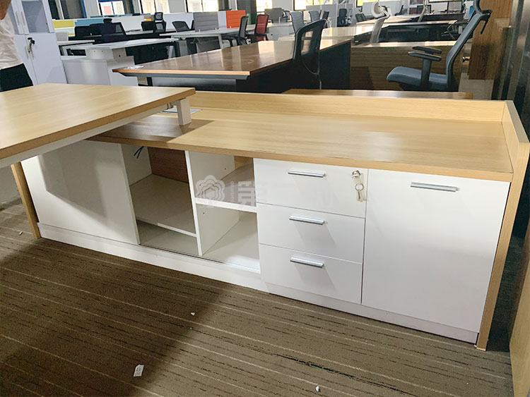 9成新枫木色二手经理桌老板桌 L型办公桌电脑桌 带副柜和背柜