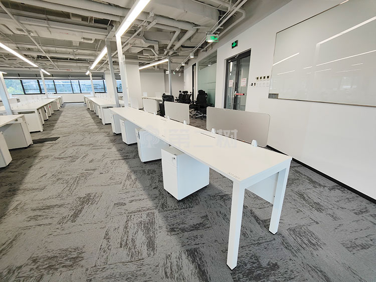 9成新白色二手开放式办公桌员工屏风工位电脑桌职员桌子 4人位起售