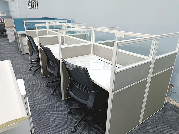 9成新高屏风二手办公桌直条电脑桌三面屏风工位职员桌子1.1米尺寸