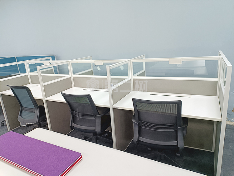 9成新高屏风二手办公桌直条电脑桌三面屏风工位职员桌子1.1米尺寸