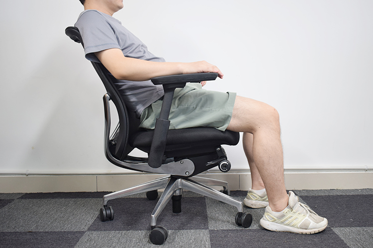 9成新冈村奥卡姆拉Zephyr系列二手人体工学椅办公椅电脑椅网布职员椅