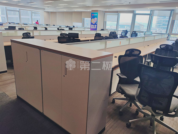 9成新圣奥二手屏风工位员工办公桌电脑桌职员桌子 1.35m尺寸