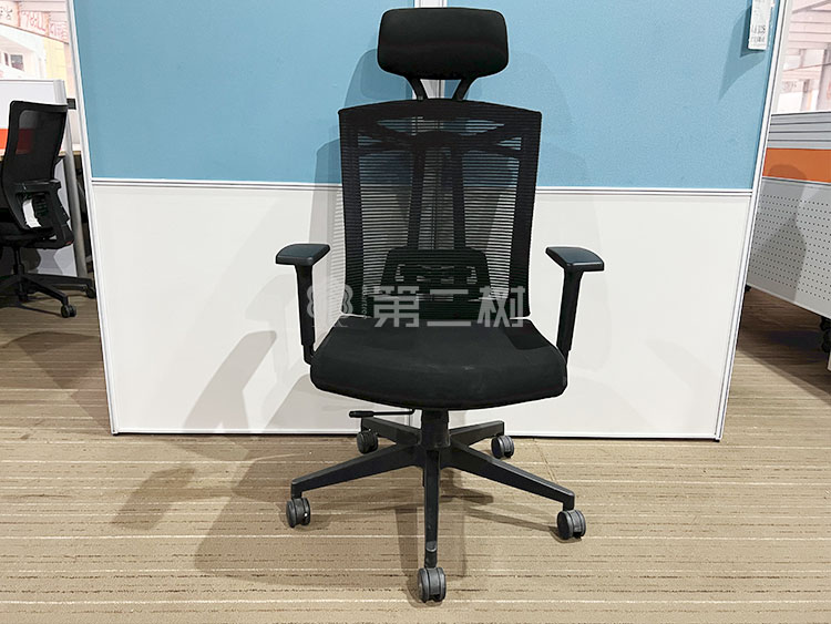 9成新黑色二手办公椅员工电脑椅主管椅子带头枕带腰托 学习座椅