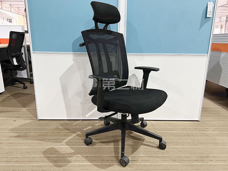 9成新黑色二手办公椅员工电脑椅主管椅子带头枕带腰托 学习座椅