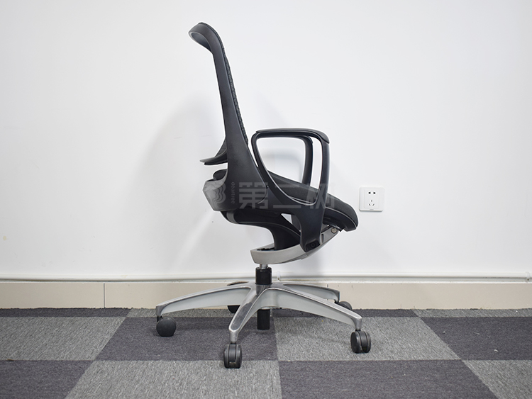 9成新冈村Okamura二手Luce人体工学椅办公椅