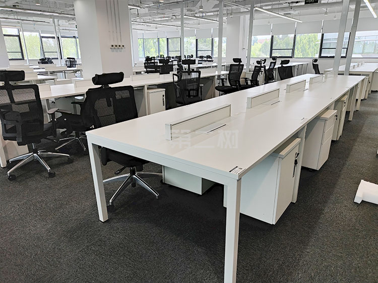 9成新白色二手员工工位办公桌电脑桌职员二手开放式直条桌子