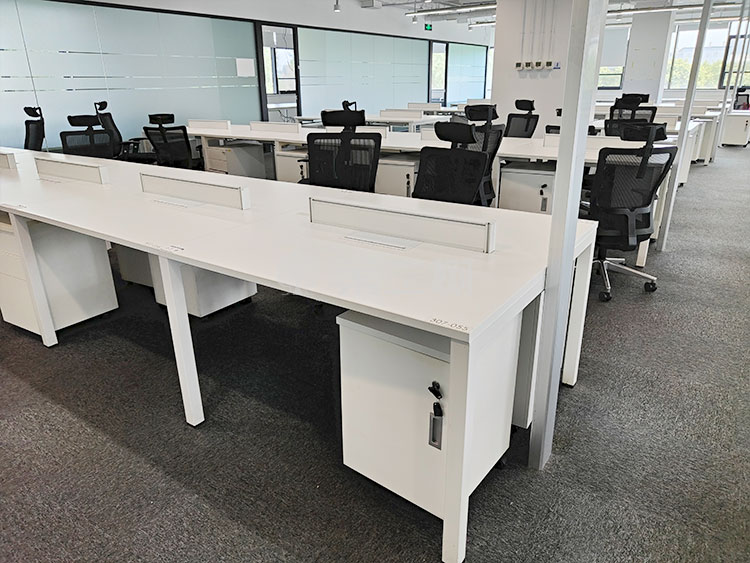 9成新白色二手员工工位办公桌电脑桌职员二手开放式直条桌子