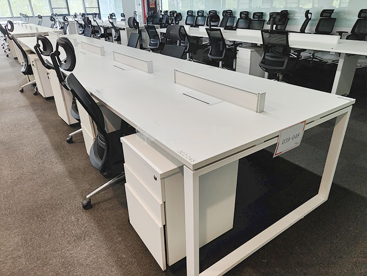 9成新白色二手员工工位办公桌电脑桌职员二手开放式直条桌子