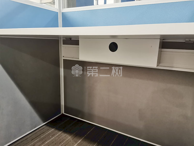 9成新诺伟二手办公桌高屏风工位电脑桌职员直条桌子 2/4/6人位