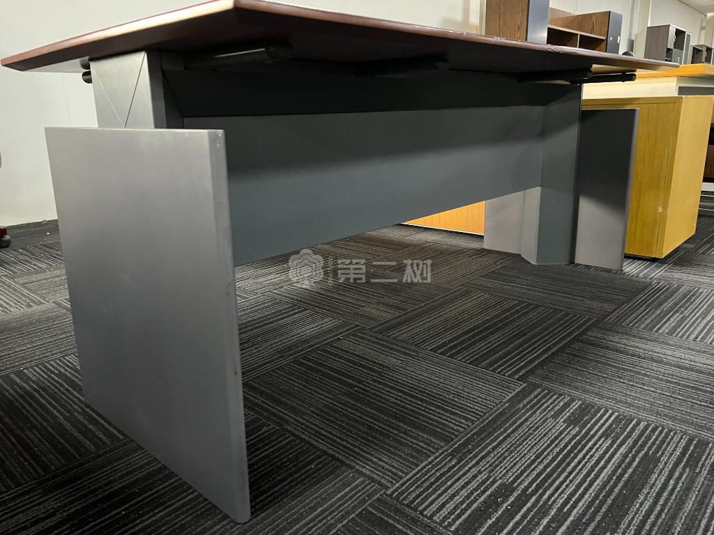 85成新励致品牌二手班台经理桌老板桌L型主管办公桌电脑桌子
