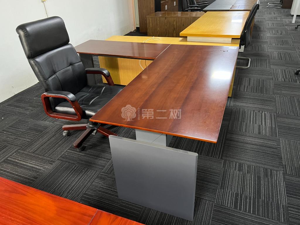 85成新励致品牌二手班台经理桌老板桌L型主管办公桌电脑桌子