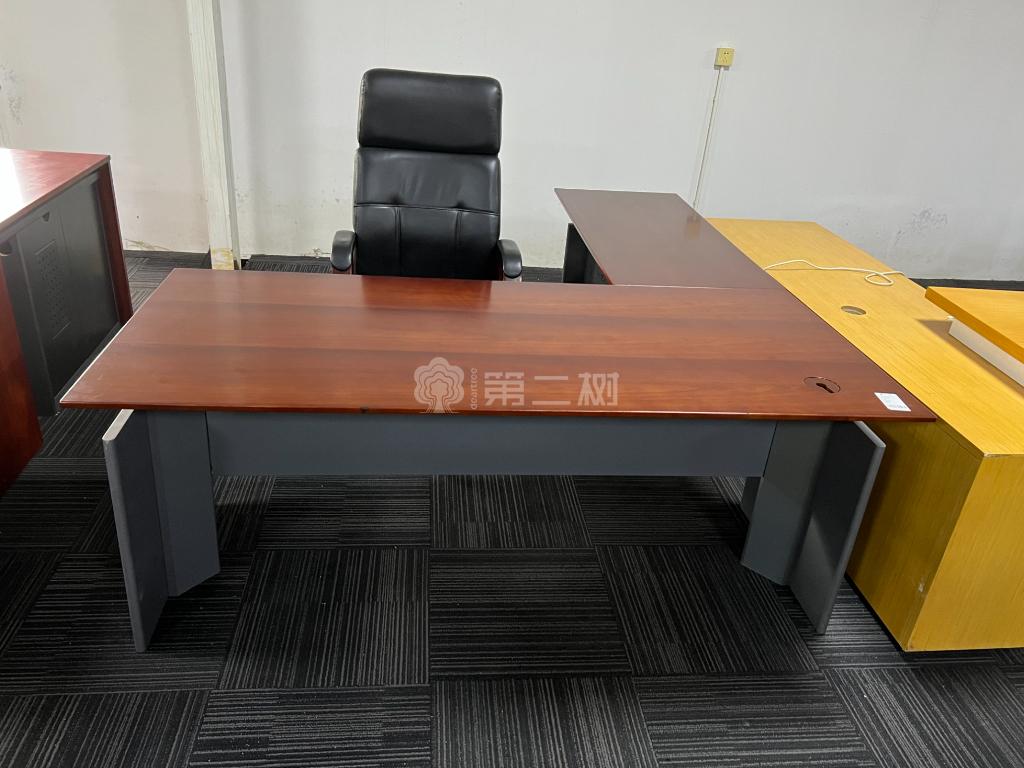 85成新励致品牌二手班台经理桌老板桌L型主管办公桌电脑桌子