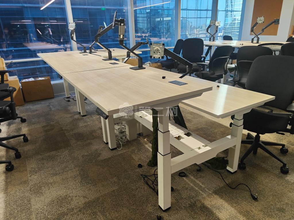 9成新Hermanmiller/赫曼米勒二手升降桌办公桌电脑桌 枫木色