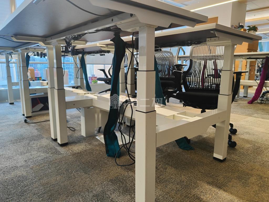 9成新Hermanmiller/赫曼米勒二手升降桌办公桌电脑桌 枫木色