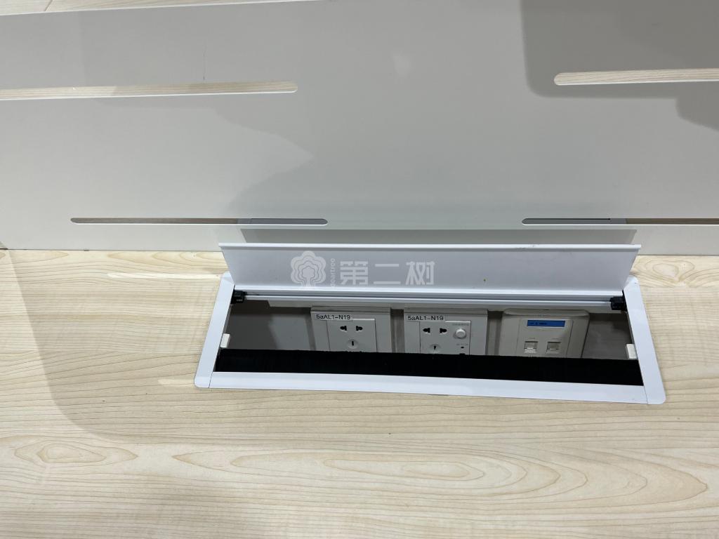 9成新欧林二手开放式工位员工办公桌电脑桌屏风卡座