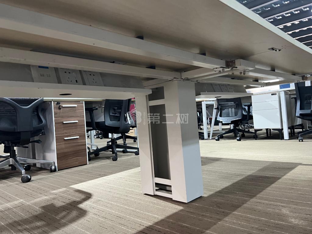 9成新欧林二手开放式工位员工办公桌电脑桌屏风卡座