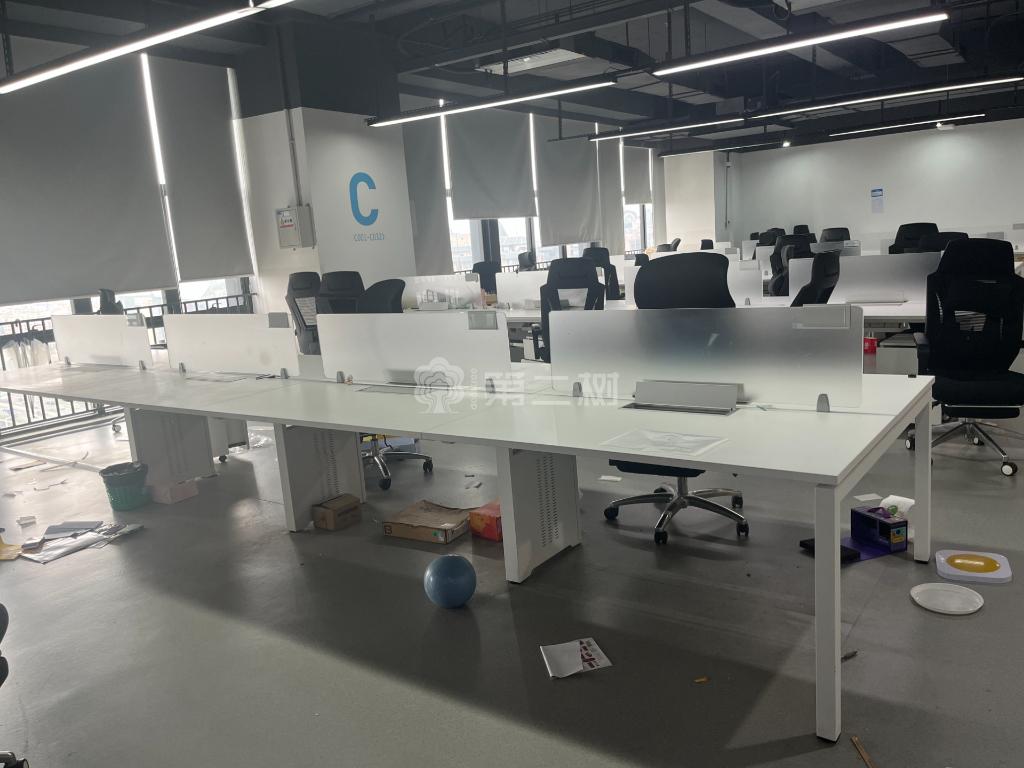 9成新欧林二手开放式工位员工办公桌职员桌卡座