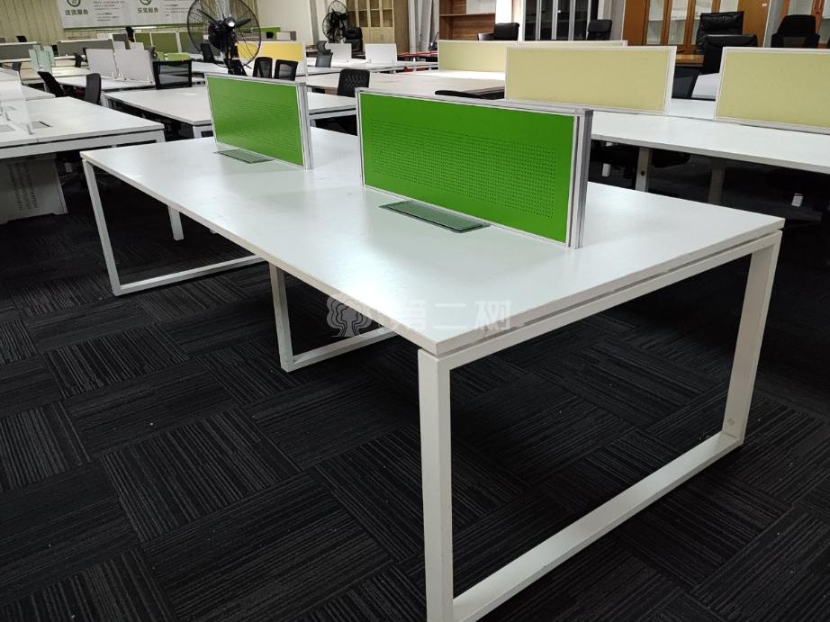 9成新欧林二手开放式屏风工位员工办公桌电脑桌
