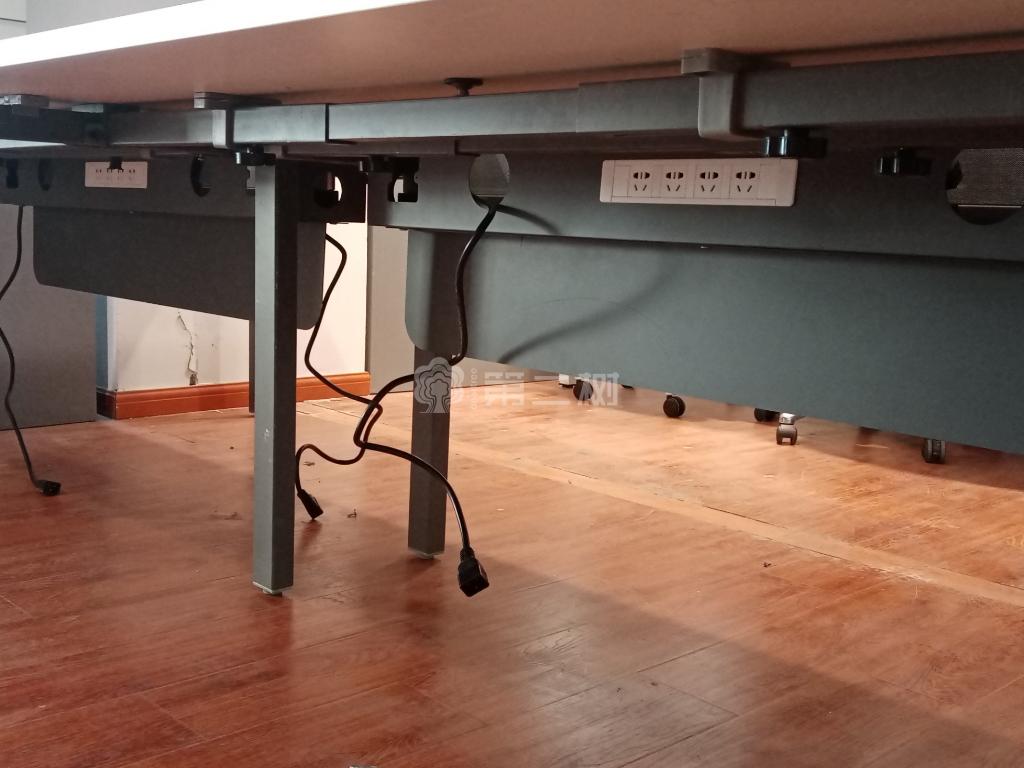 9成新品牌二手直条屏风工位员工办公桌开放式电脑桌职员桌子