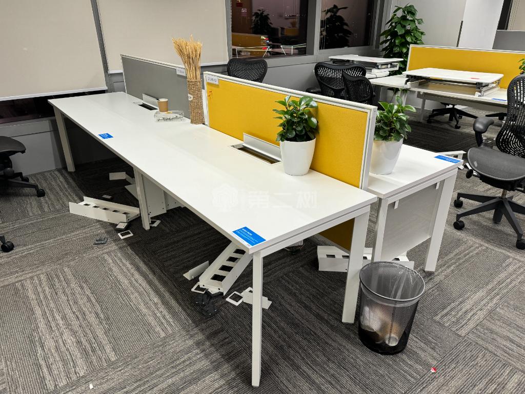 赫曼米勒Hermanmiller二手直板屏风工位员工办公桌电脑桌1.6米尺寸