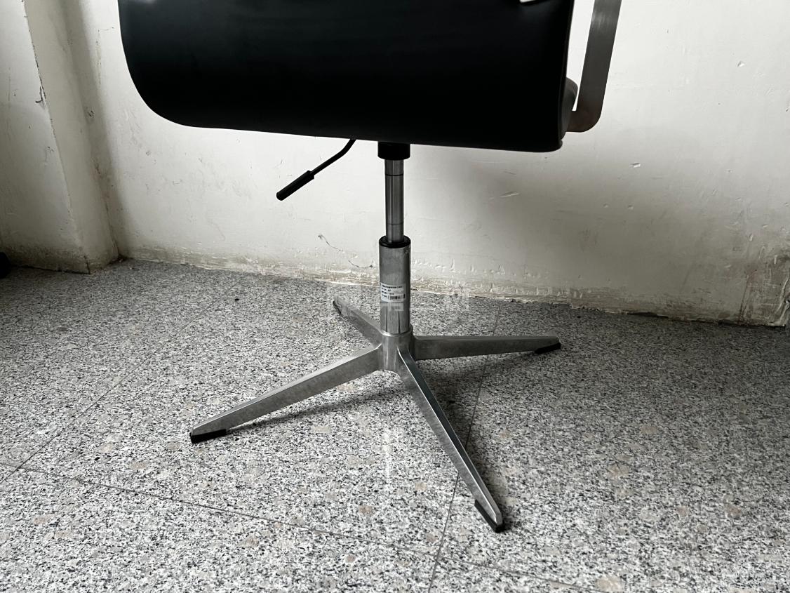 国产品牌二手皮质办公椅转椅电脑椅黑色椅子洽谈椅