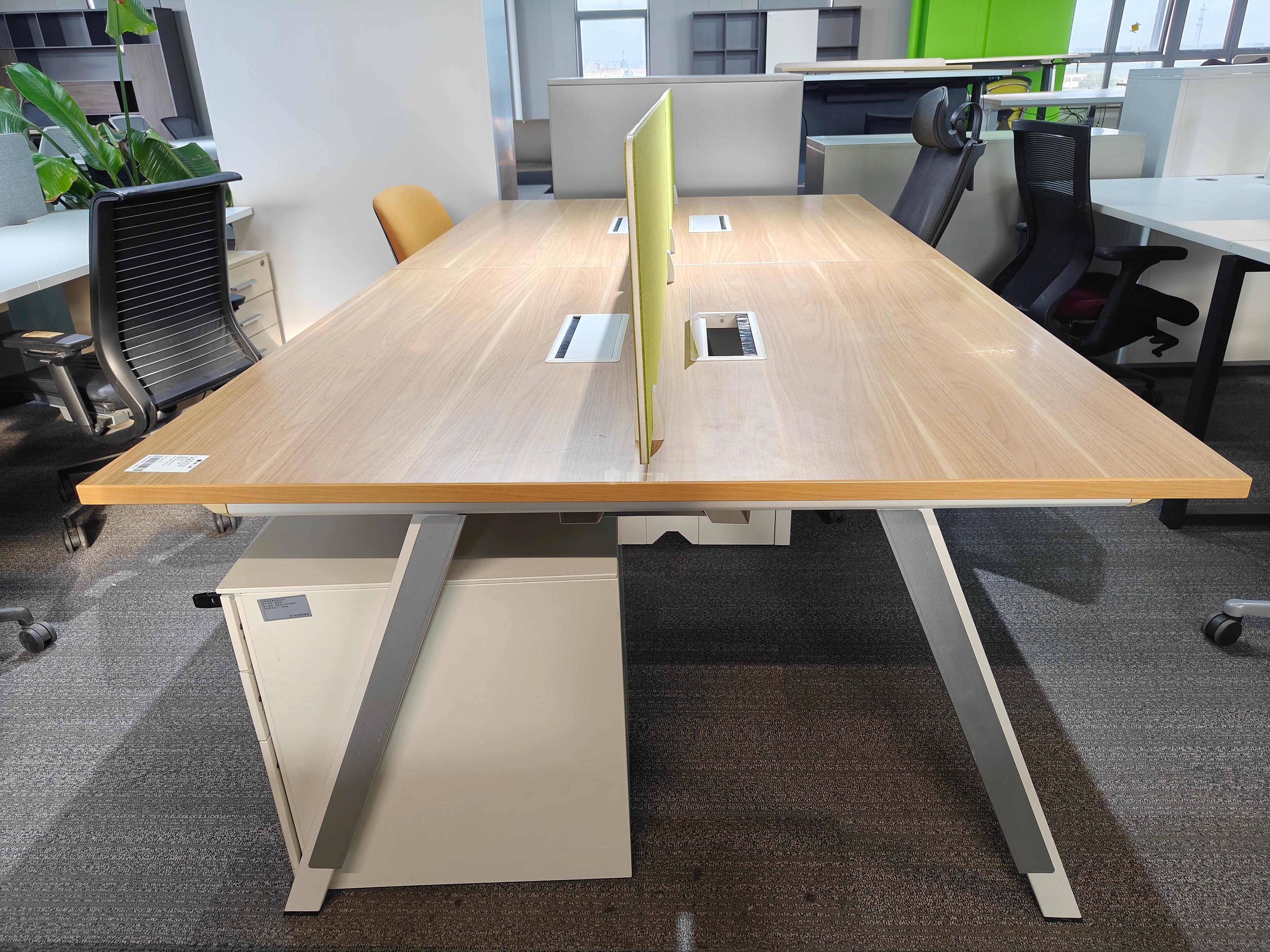 9成新圣奥二手员工办公桌电脑桌屏风工位职员桌长条桌 带线盒