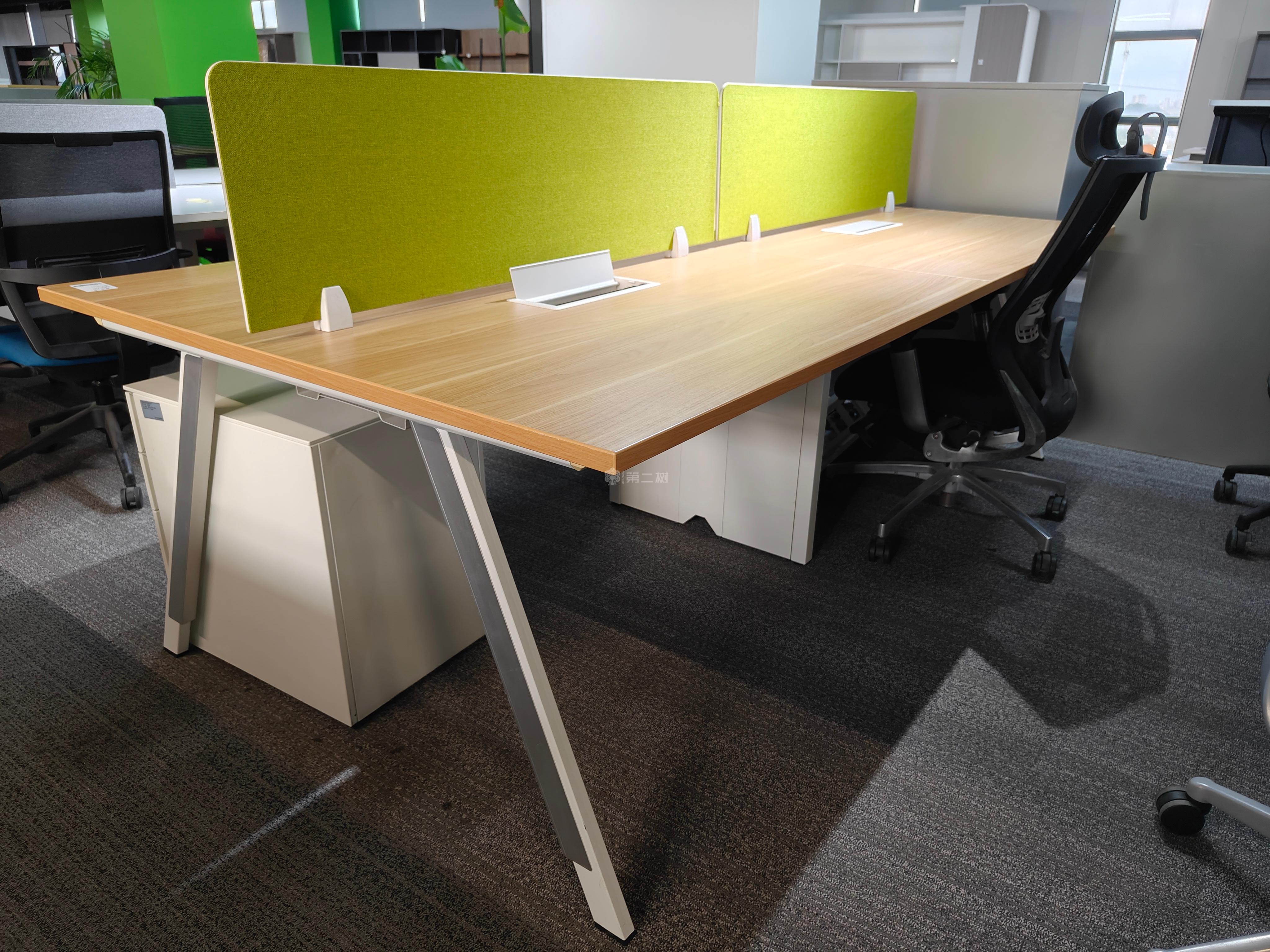 9成新圣奥二手员工办公桌电脑桌屏风工位职员桌长条桌 带线盒