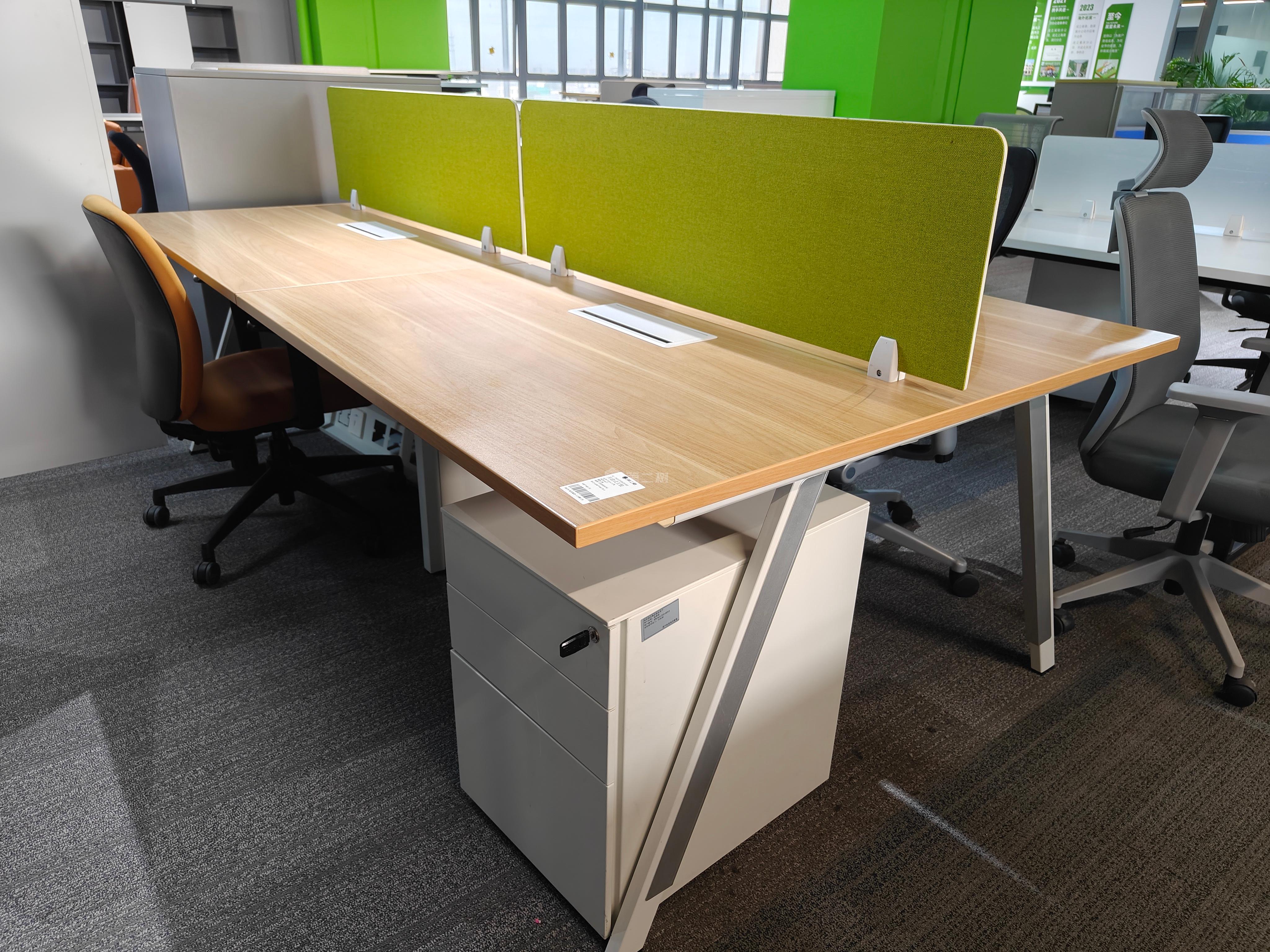 9成新圣奥二手员工办公桌电脑桌屏风工位职员桌长条桌 带线盒