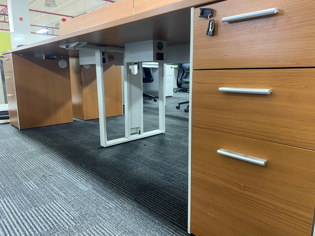 圣奥二手屏风工位职员桌员工办公桌开放式电脑桌子 带固定柜