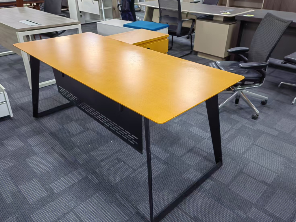 9成新圣奥二手经理桌老板桌主管桌L型办公桌管理电脑桌