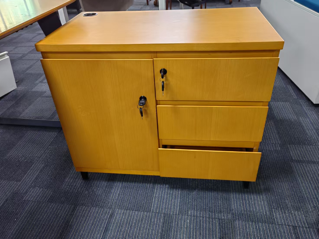 9成新圣奥二手经理桌老板桌主管桌L型办公桌管理电脑桌