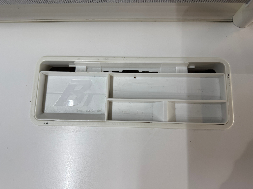 震旦二手办公桌电脑桌职员工位员工开放式直条桌子