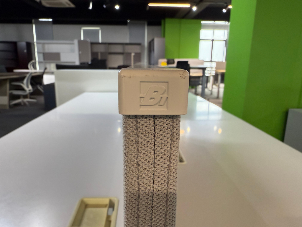 震旦二手办公桌电脑桌职员工位员工开放式直条桌子