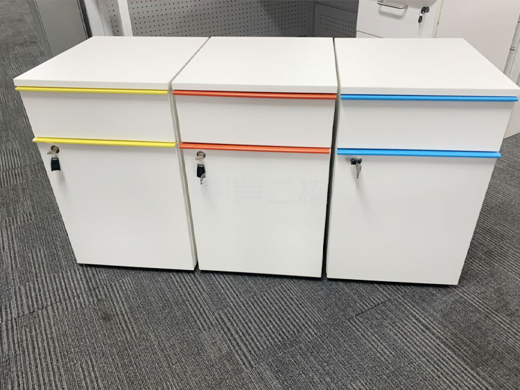 9成新白色两抽二手小推柜桌下活动柜木质储物柜子 可移动