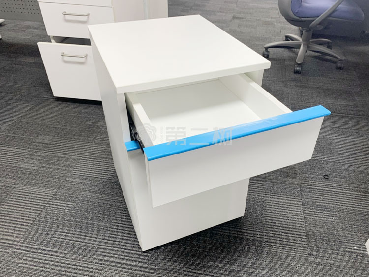 9成新白色两抽二手小推柜桌下活动柜木质储物柜子 可移动