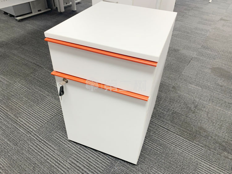 9成新白色两抽二手小推柜桌下活动柜木质储物柜子 可移动