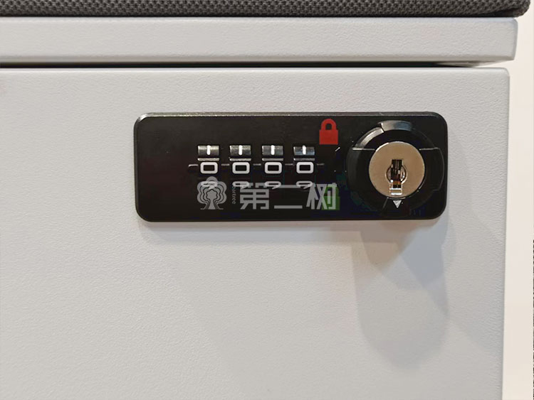 9成新钢制二手两抽柜桌下小推柜活动柜储物二手柜子